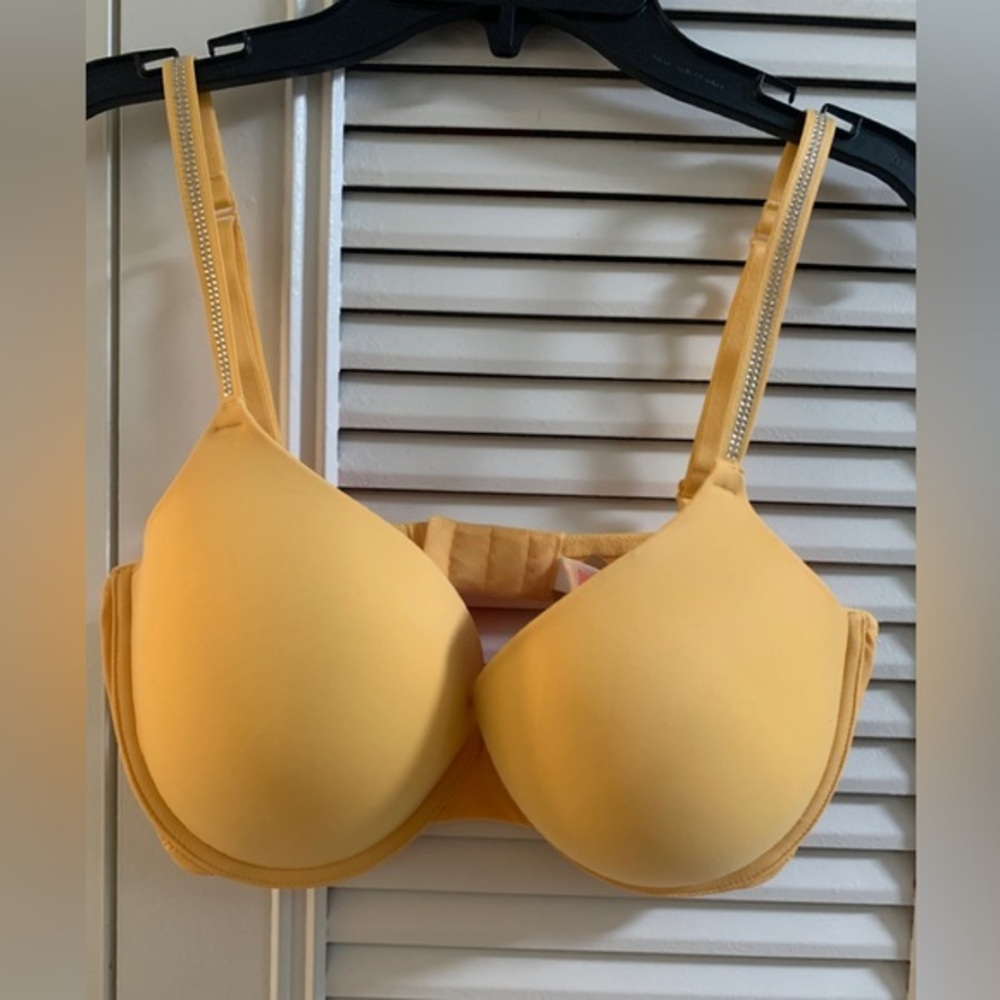 Victoria's Secret Wear Everywhere Push-Up Bra-0389
